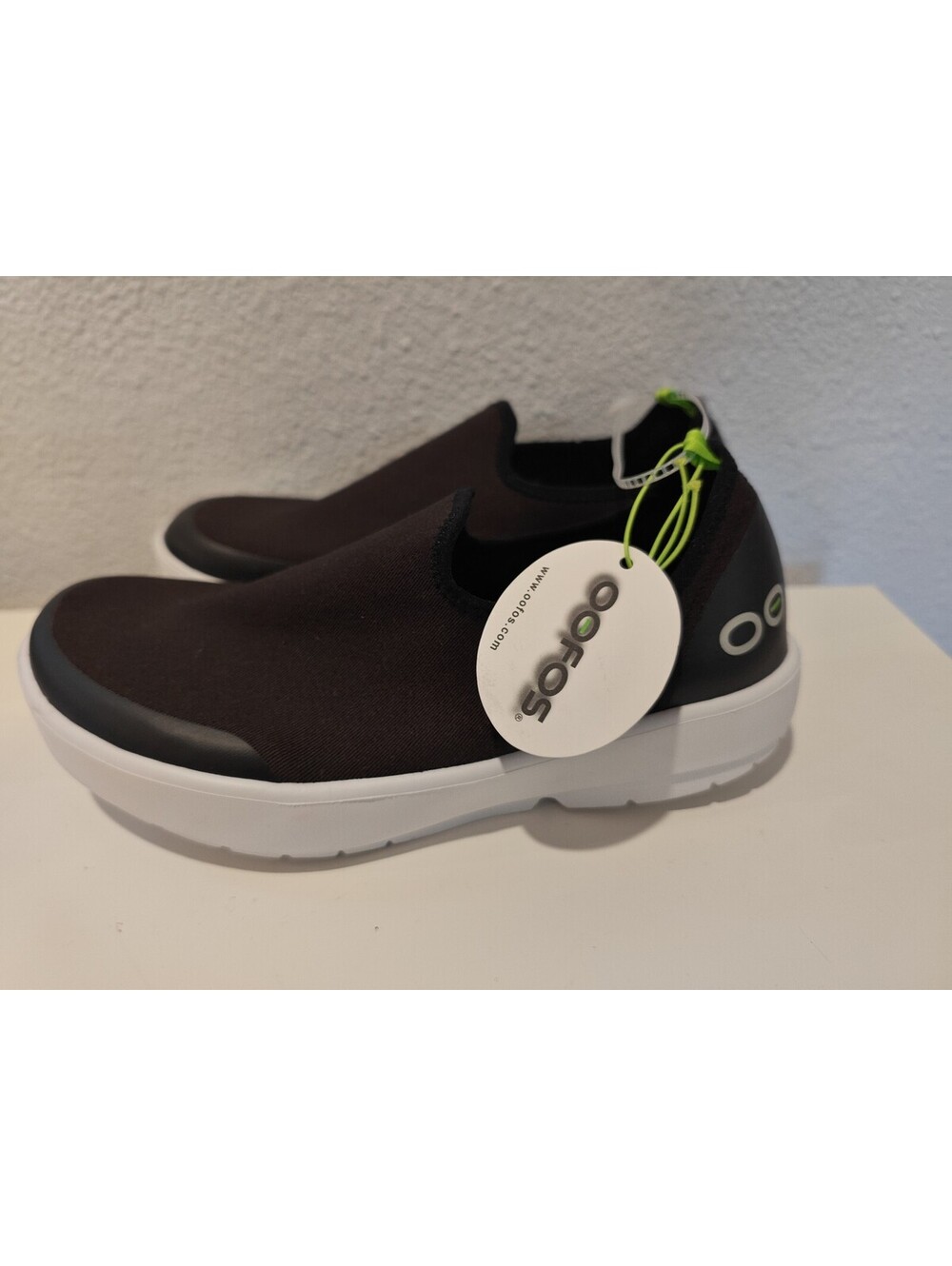 Oofos Women's Slip-On Black Comfort Shoes Size 9.5 EU 40.5
